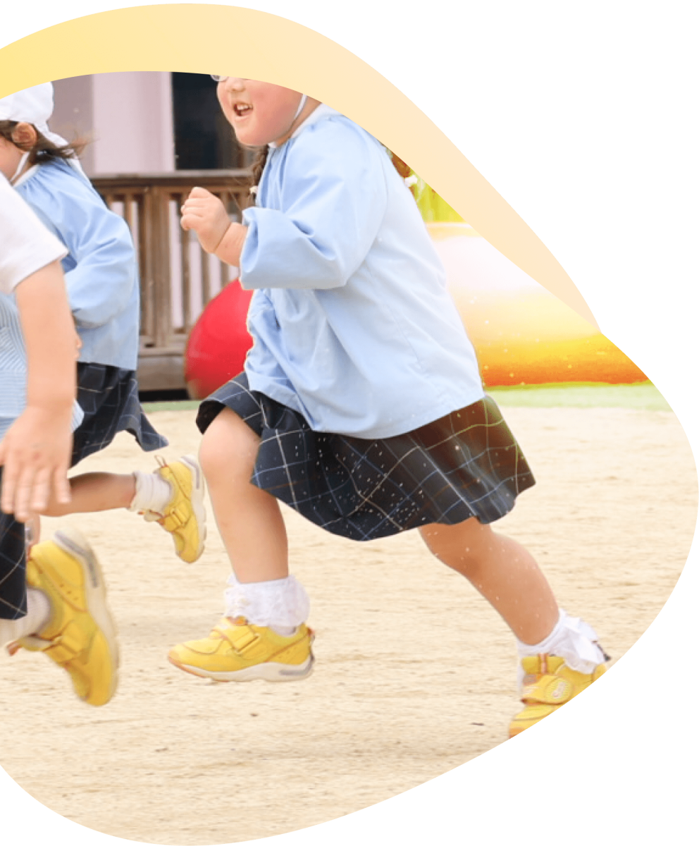 子どもが遊ぶ様子